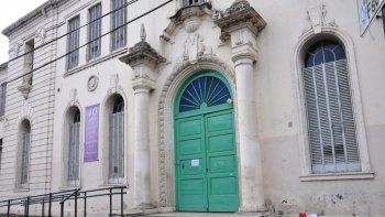 colocan custodia policial en escuela tras amenaza de masacre a traves de tiktok