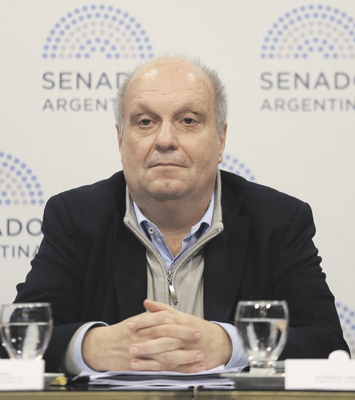 Hernán Lombardi fue el encargado de llevar a Diputados la muestra Hernán Lombardi fue el encargado de llevar a Diputados la muestra