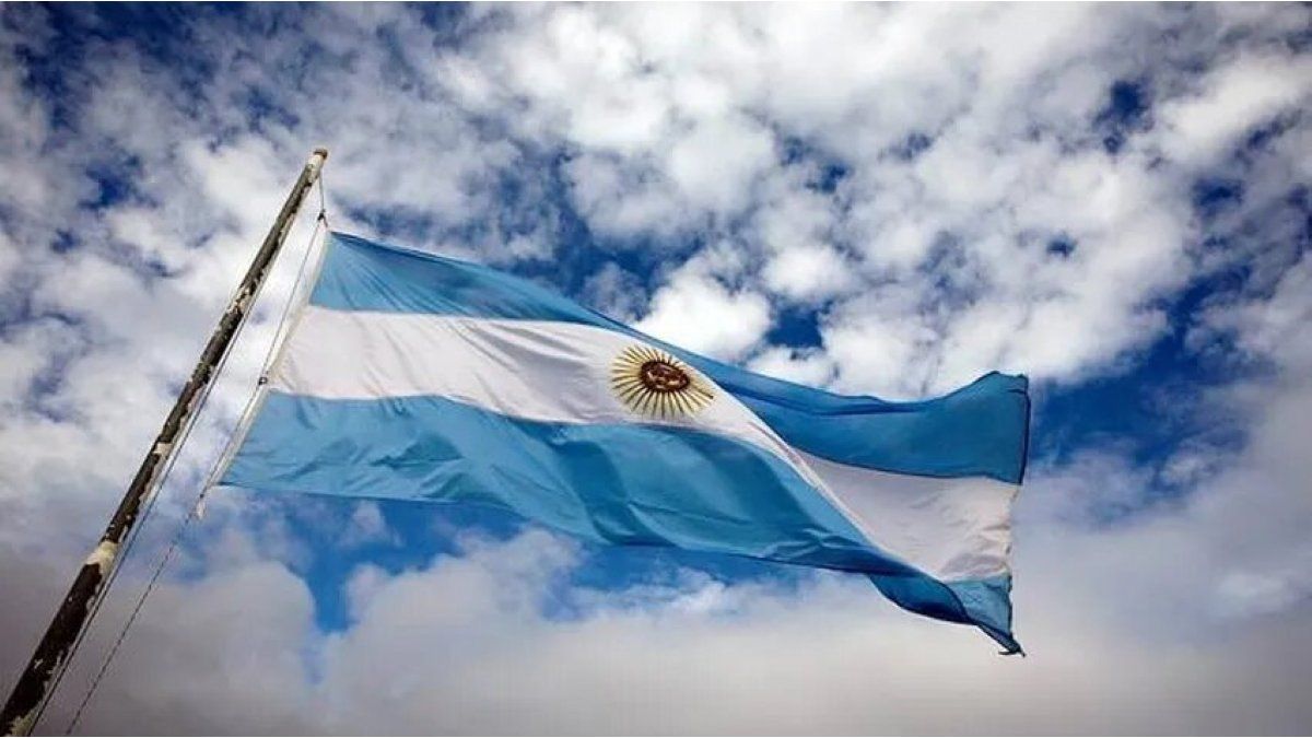 Of devaluations, Homeland and future