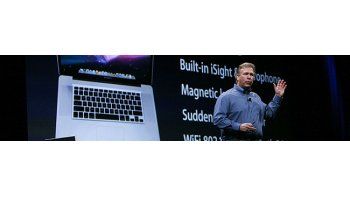 El director de marketing de Apple, Phillip Schiller, fue el encargado de ocupar el lugar de Steve Jobs, quien estuvo ausente por problemas de salud.