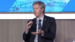El Presidente del BCRA habló ante una audiencia atenta a su discurso en ExpoEfi. El Presidente del BCRA habló ante una audiencia atenta a su discurso en ExpoEfi.
