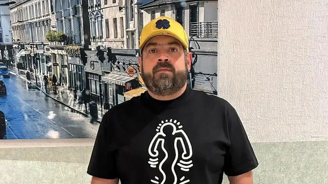 Las autoridades todavía no lograron dar con la persona que asesinó al influencer de 42 años