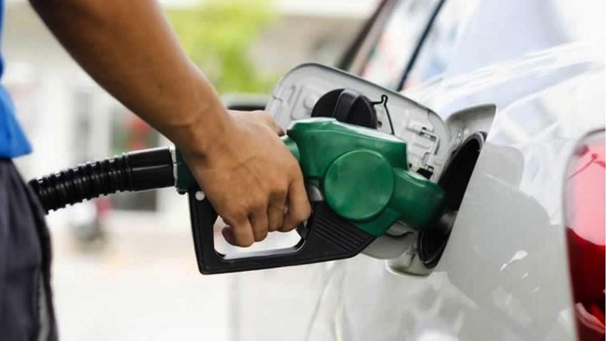 La inflación en EEUU se dispara: el precio del combustible tocó récord histórico