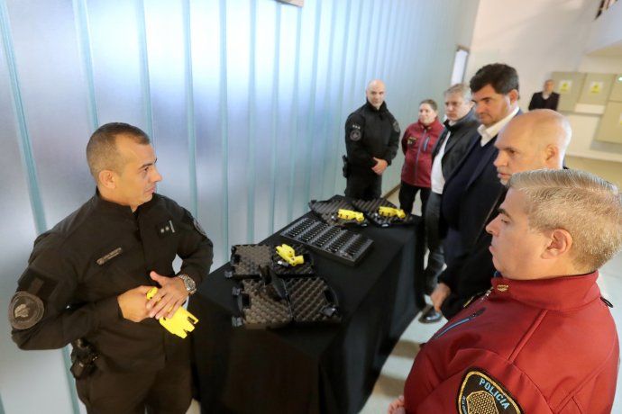 Con cr&iacute;ticas al Gobierno, Larreta lanz&oacute; las pistolas Taser en CABA&nbsp;