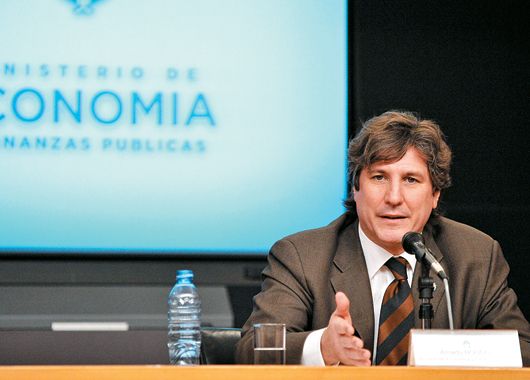 Sin Presupuesto,   Amado Boudou será uno de los miembros del gabinete más activos a la hora de firmar decretos para la autorización de gastos.
