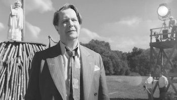 Mank. Gary Oldman como el atormentado guionista de “Citizen Kane” Herman J. Mankiewicz.