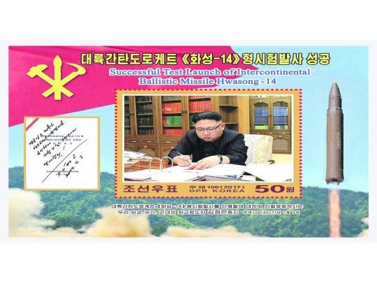 ORGULLO. El régimen de Kim Jong-un lanzó ayer una serie de estampillas. Esta conmemora la prueba exitosa del misil intercontinental Hwasong-14, en cuyo radio de alcance se ubica Estados Unidos.