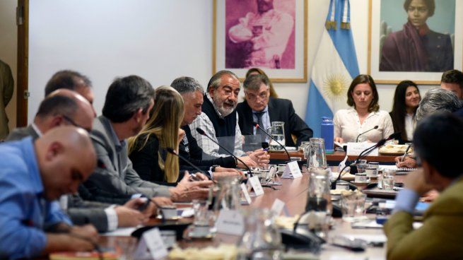 La Comisión de Legislación de Trabajo debatió el proyecto de reducción de la jornada laboral.