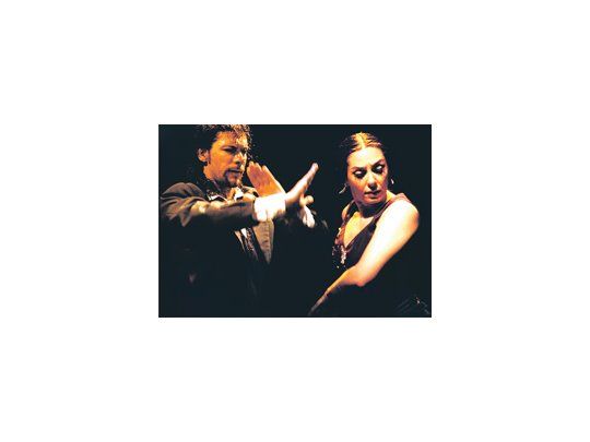 Los bailaores argentinos Alicia Fiuri y Néstor Spada triunfaron con el arte andaluz en Japón y se presentan ahora en el país.