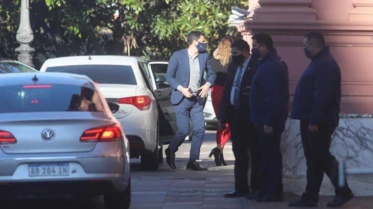 El ministro del Interior, Wado de Pedro, arribando a Casa Rosada.