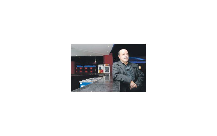 Fernando Gaitán: «La ‘narconovela’ hecha fuera de Colombia suele distorsionar mucho la realidad».