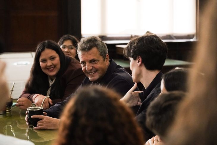 Sergio Massa compartió una jornada con estudiantes universitarios. Sergio Massa compartió una jornada con estudiantes universitarios.