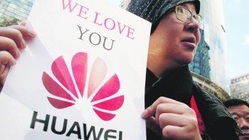 el choque por huawei oculta una guerra por el control de internet