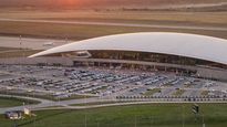 La empresa aliada con Corporación América gestiona los aeropuertos de Uruguay y tiene ventaja en la licitación para el nuevo sistema de control fronterizo.