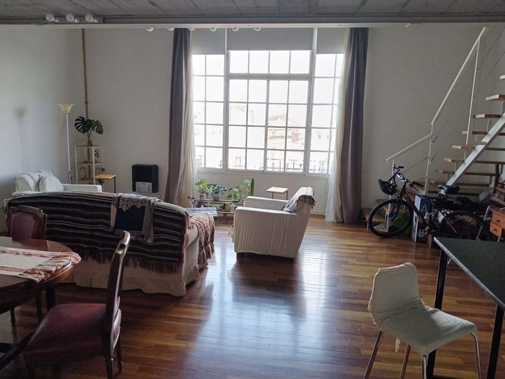 Con unidades que promedian los 80 m2 y con interiores bien conservados Con unidades que promedian los 80 m2 y con interiores bien conservados