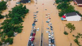 Google lanza un nuevo modelo entrenado con notas periodísticas con el objetivo de predecir inundaciones. Google lanza un nuevo modelo entrenado con notas periodísticas con el objetivo de predecir inundaciones.