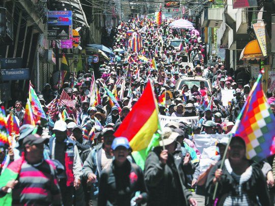 APOYO. Seguidores del presidente Evo Morales continuaron protestando en La Paz y las principales ciudades del pa&iacute;s. &nbsp;