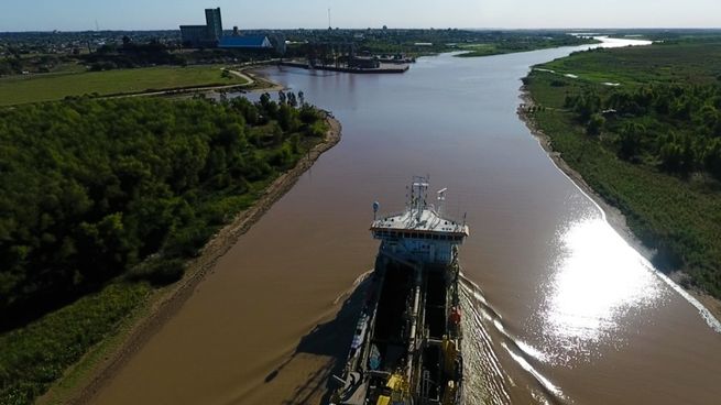 El Gobierno convoca licitación pública para la modernización de la Vía Navegable Troncal.