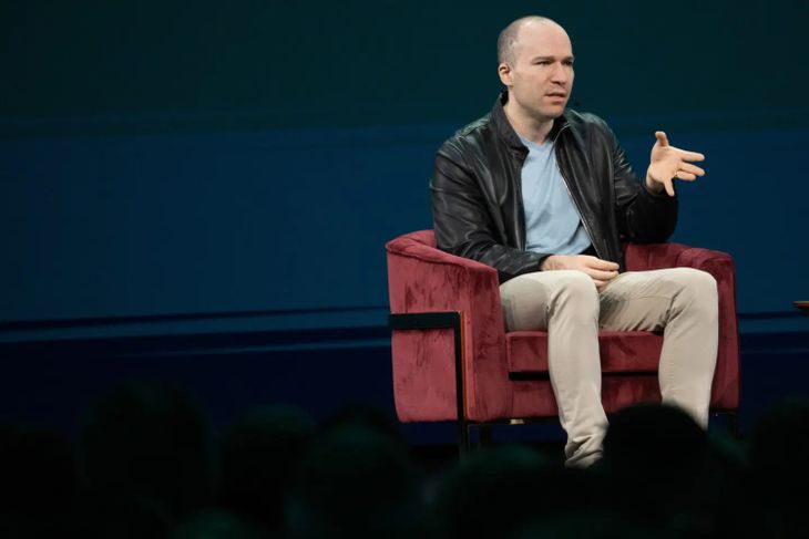 Su recorrido profesional empezó mucho antes del crecimiento de OpenAI. Su recorrido profesional empezó mucho antes del crecimiento de OpenAI.