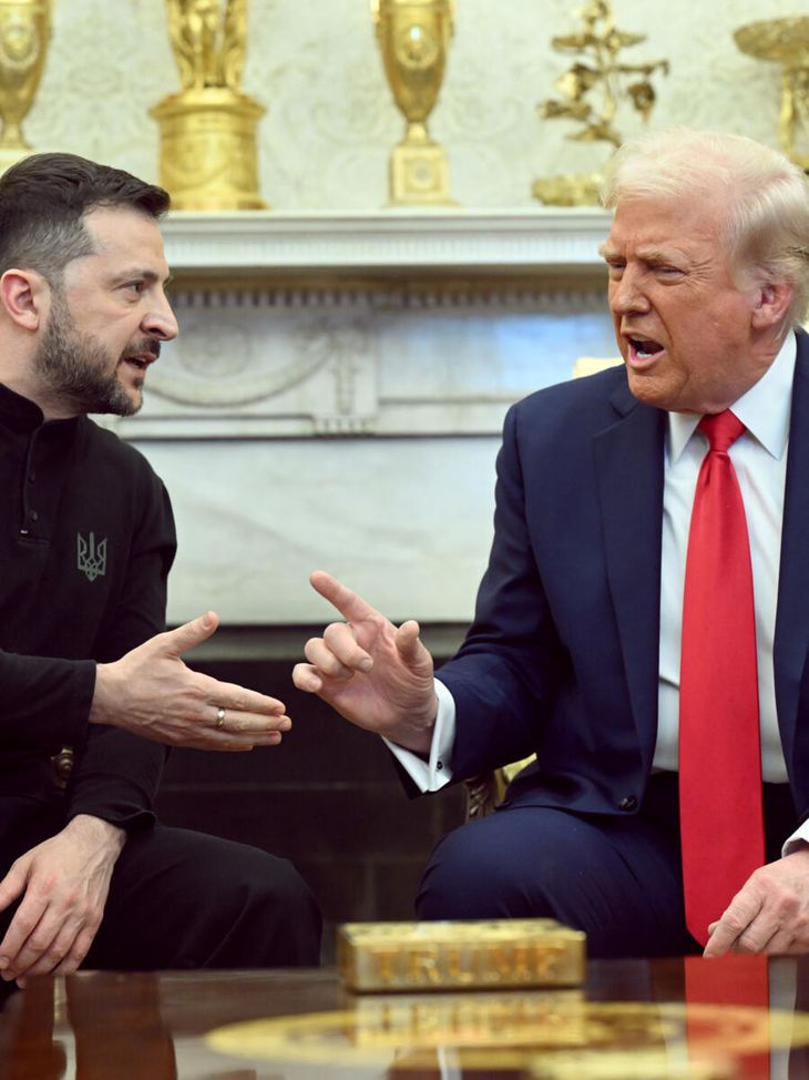 Trump discutiendo con Zelesky en la casa Blanca a la vista de todo el mundo. El presidente yanqui sabe del valor de “humillar” a los más amigos, cuando lo que se quiere es convencer a los poderosos Trump discutiendo con Zelesky en la casa Blanca a la vista de todo el mundo. El presidente yanqui sabe del valor de “humillar” a los más amigos, cuando lo que se quiere es convencer a los poderosos
