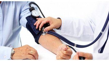Los afiliados de PAMI pueden controlarse la presión arterial en más de 13 mil farmacias de todo el país.