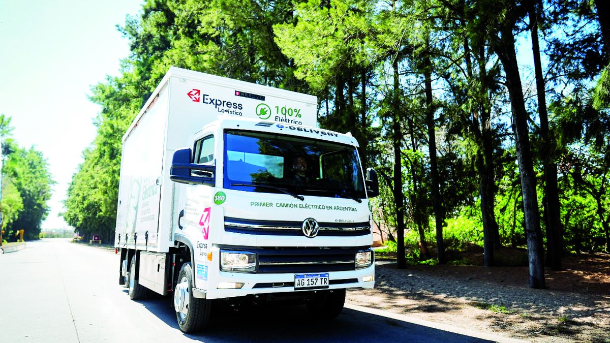 First e-Delivery electric truck delivered