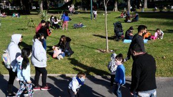 Controles. Las provincias buscan evitar desborde en los festejos que acelere la curva de contagios.