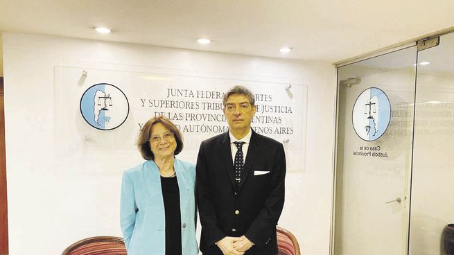 Reunión. El presidente de la Corte Suprema Horacio Rosatti, reunido el viernes con María del Carmen Battaini en Ju.Fe.Jus