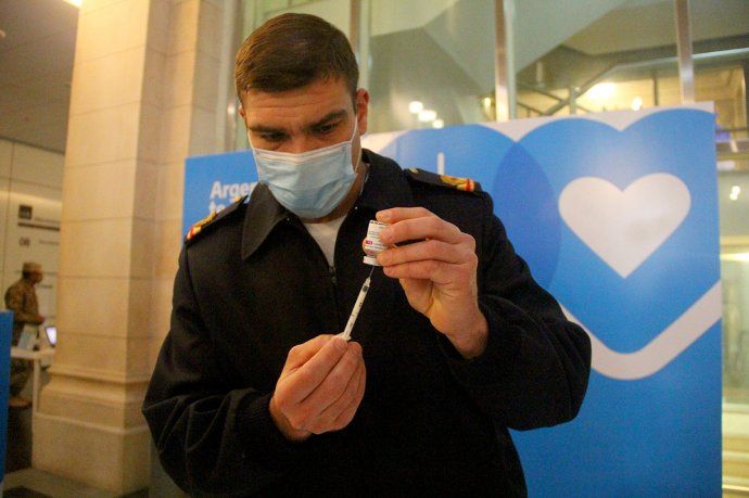 Vacuna Vacunación Salud Vacunatorio CCK Oxford AstraZeneca Covax 15-06-2021