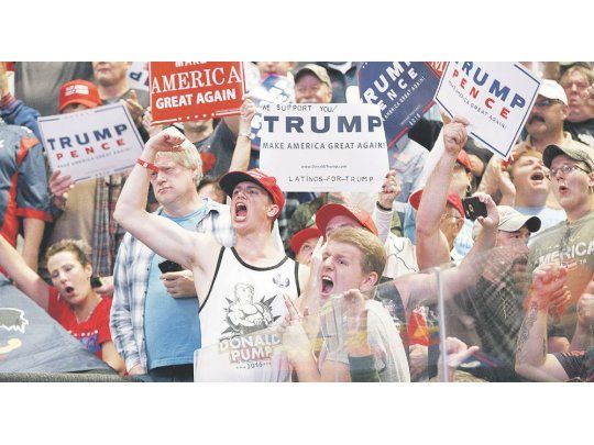 RESPALDO.  La intención de voto a favor de Donald Trump se mantiene en un 35%, una cifra alta si se tienen en cuenta las fuertes polémicas protagonizadas por el magnate a lo largo de las últimas semanas.