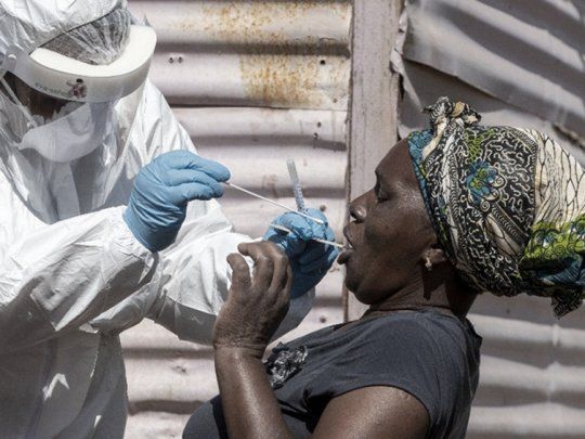 Sudáfrica tiene en estos momentos entre 7.000 y 8.000 casos diarios.