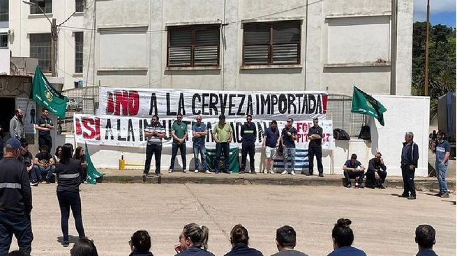 Fábricas Nacionales de Cerveza huelga