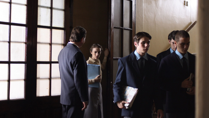 The invisible look is a little known film that is located in the Argentine Military Civic Dictatorship. It is now available in Netflix. The invisible look is a little known film that is located in the Argentine Military Civic Dictatorship. It is now available in Netflix.