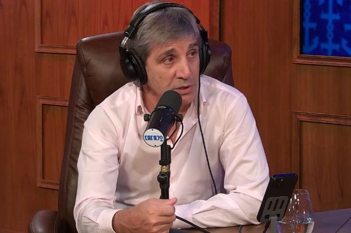 El ministro Caputo ofició de columnista nuevamente en el stream Carajo.