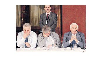 ámbito.com | Luciano Miguens, Eduardo Buzzi y el correntino Fabián Ríos iniciaron ayer los debates sobrela Resolución 125 en el Senado. La oposición desembarcará hoy con tres proyectospara oponerse al oficialismo.