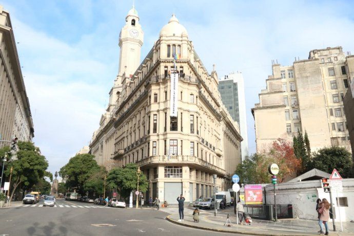 La bienvenida del Frente de Todos a Felipe Miguel en la Legislatura porteña.