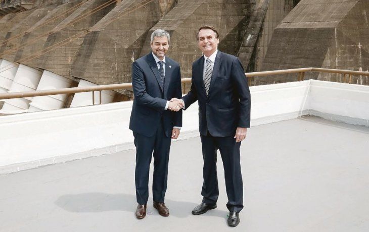 Halagos a un dictador