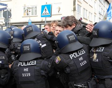 Violentos choques en Berlín durante una marcha contra las restricciones por la pandemia