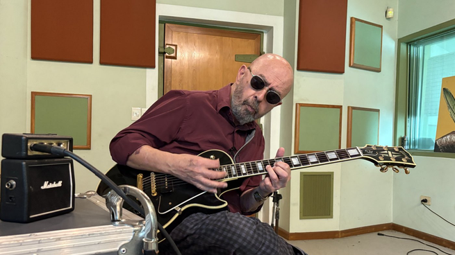 El Indio Solari se solidarizó con los trabajadores de FATE.