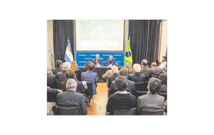 compromiso. Tanto Ricardo Buryaile como Blairo Maggi manifestaron la intención de consolidar la relación bilateral.