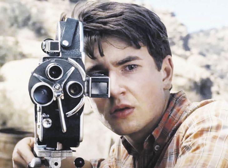 los fabelman. Steven pielberg recrea sus primeros años con una cámara y su pasión temprana por el cine. El rodaje  de film casero “Escape to Nowhere” es como un anticipo del futuro “Salvando al soldado Ryan”.