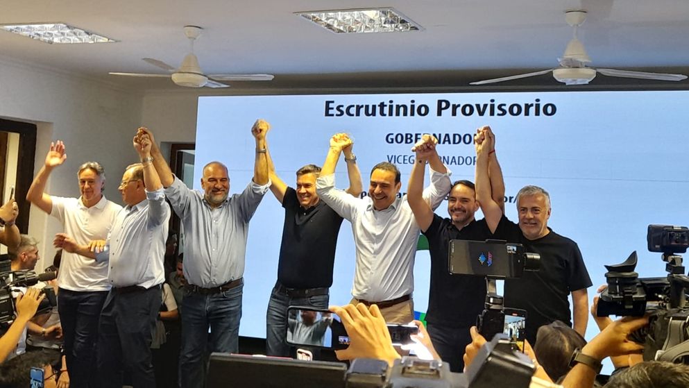 Vamos Corrientes celebra el triunfo en su bunker, tras los primeros números oficiales de la elección.