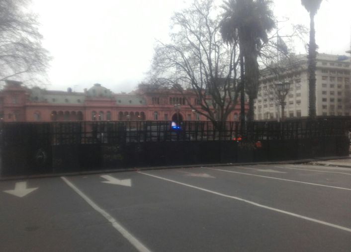 Vallaron la Casa Rosada antes de los cacerolazos  (foto 1)
