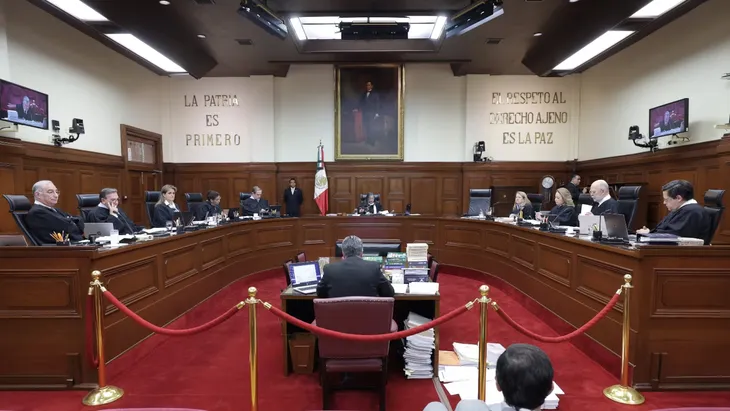 Suprema Corte falla en contra del IMSS y obliga a depositarle pensiones a padres de trabajadores: en qué casos aplica Suprema Corte falla en contra del IMSS y obliga a depositarle pensiones a padres de trabajadores: en qué casos aplica