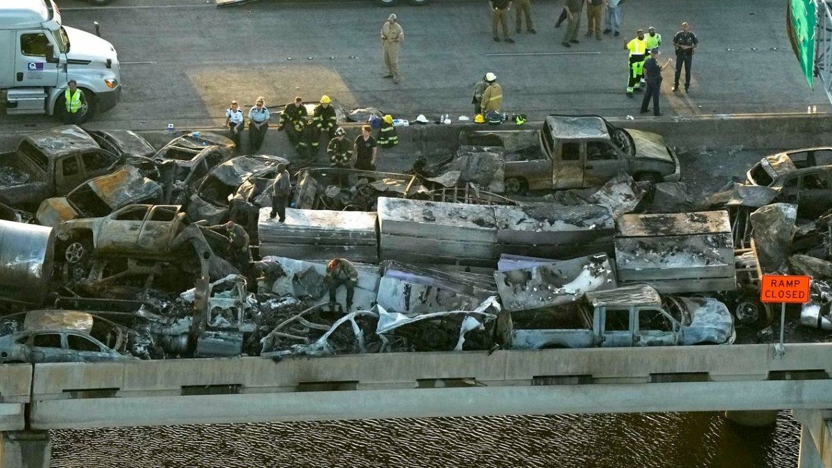 Massive pileup leaves 7 dead