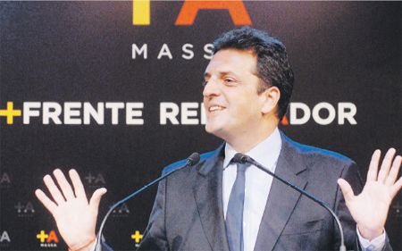 Massa, en tanto, se resiente de un congelamiento del crecimiento que prometía cuando ganó las PASO de agosto de  2013.