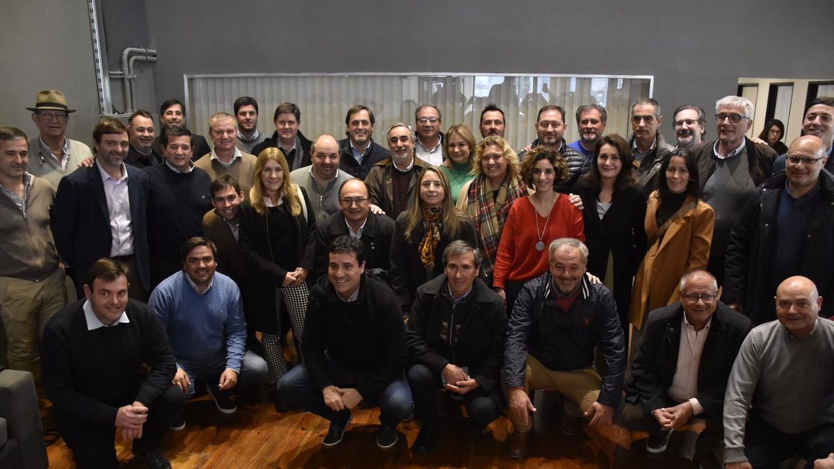 Intendentes radicales se plantan hacia adentro y presionan para competir en 2023