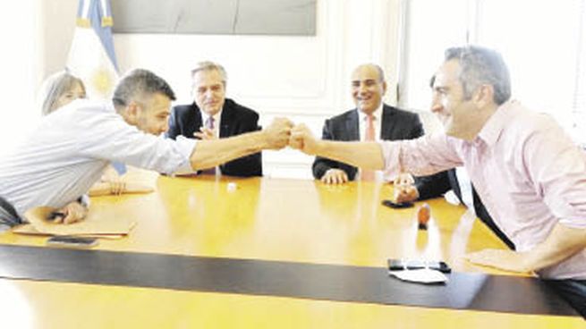 Convenio. Juan Zabaleta, Alberto Fernández, Juan Manzur y Andrés Larroque.