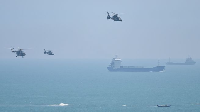 China realiza los mayores ejercicios militares de su historia alrededor de Taiwán.