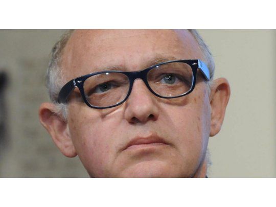 El excanciller deberá someterse a una intervención quirúrgica en Buenos Aires debido a la demora de su viaje a EEUU para continuar su tratamiento contra el cáncer. Su abogada comentó que la operación será para tratar un cuadro pulmonar agudo vinculada con la enfermedad que sufre desde hace tres años.